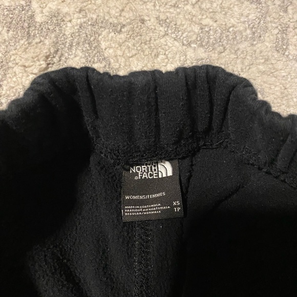 The North Face Black Fleece Shorts - Picture 3 of 5